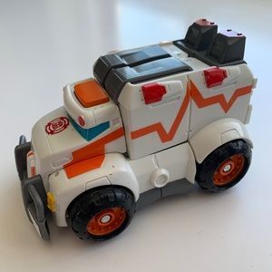 Playskool Heroes Transformers Rescue Bots Medix Ambulance Action Figure